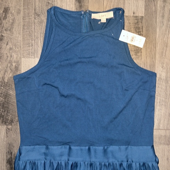 Loft Dress - Picture 3 of 5